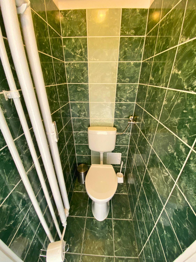 Bathroom, City Center, Free Parking - Rest & Nest Boho Apartment, Debrecen