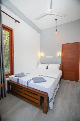 Bedroom 2, Light House Beach Resort, Devinuwara