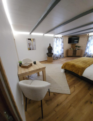 Bedroom 3, Chambre d'hote de la Source Bleue, Doubs