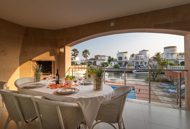 Others 4, Apart-Rent Villa Pani 0141 con piscina y amarre, Girona
