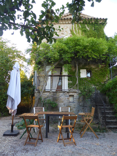 4, Elegante maison des Baronnies avec grand jardin, Hautes-Alpes
