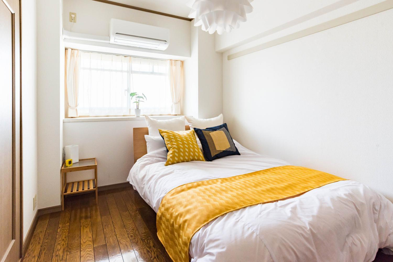 Bedroom 3, Universal Bay Condominium, Osaka