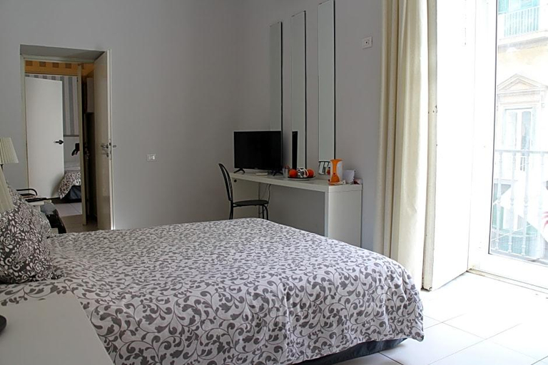 Bedroom 3, B&B Dei Decumani di Napoli, Napoli