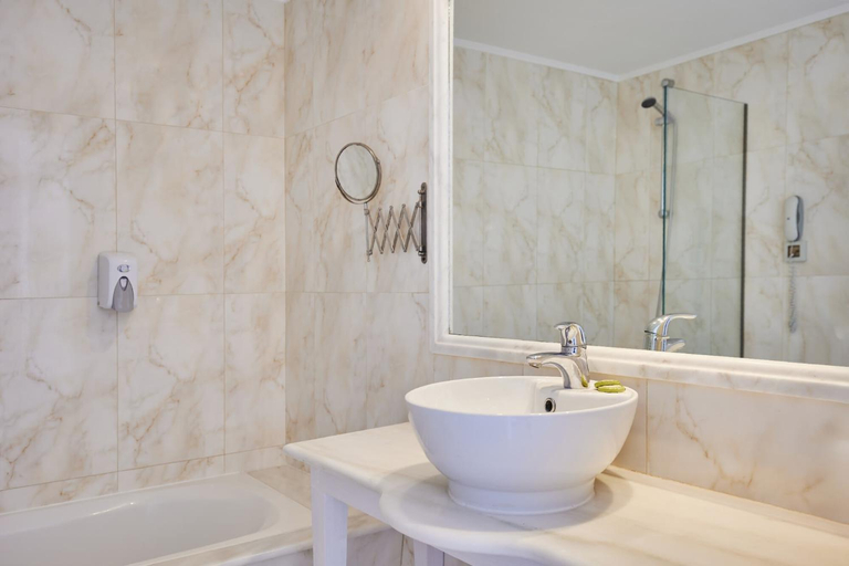 Bathroom 3, Gerakas Belvedere Hotel & Spa, Ionian Islands