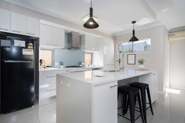 Others 3, 30 Modern & Quiet Retreat -Walk to Dining & Shops, Perth