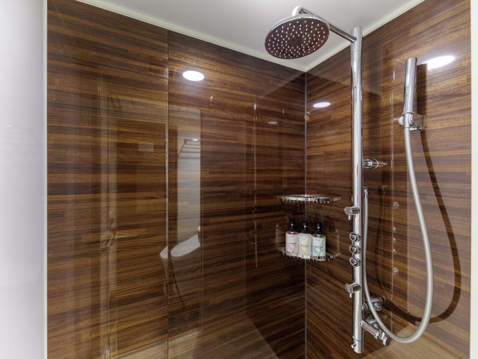 Bathroom 4, Nishitetsu Hotel CROOM Hakata, Fukuoka