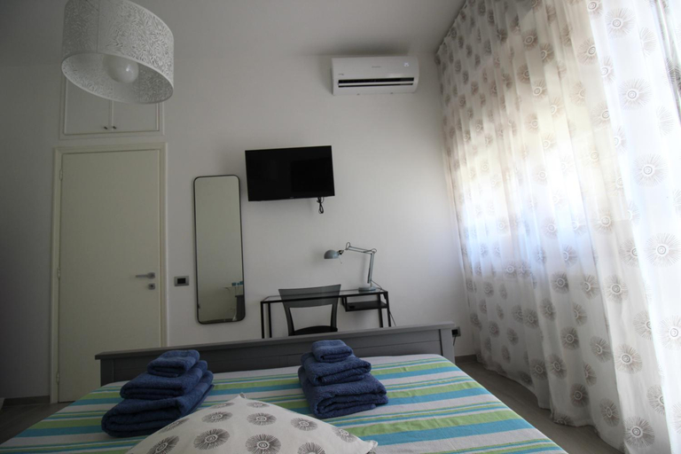 Bedroom 3, Appartamento Lungomare Toscanelli, Rome