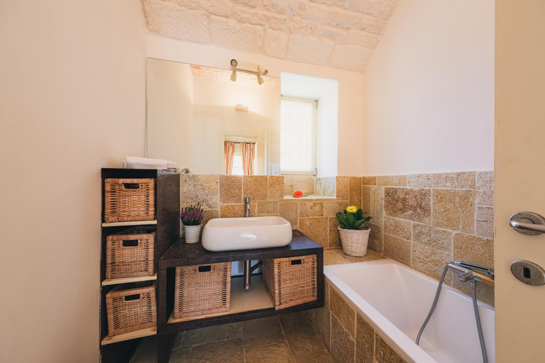 Bathroom 3, HelloApulia - Trulli Tra Pietre, Brindisi