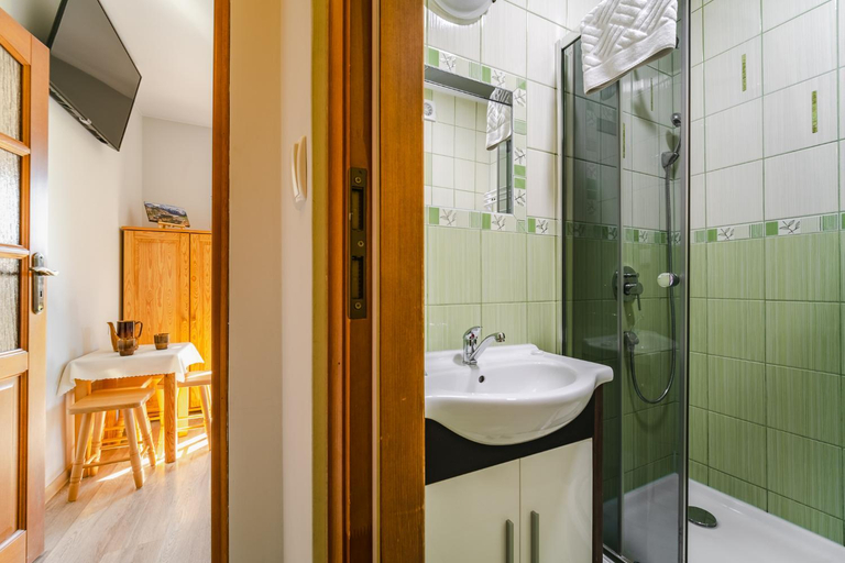 Bathroom 4, DW Pod Jaworami - relaks - jacuzzi, sauna na wylacznosc, Tatra