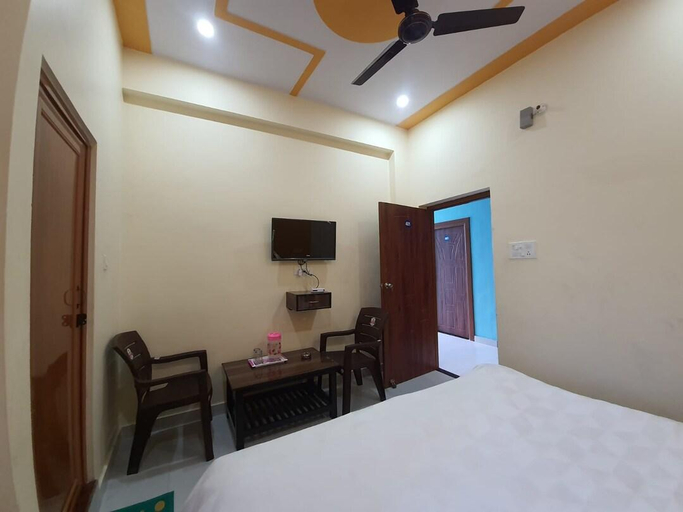 Bedroom 1, Hotel Suraj, Garhwal
