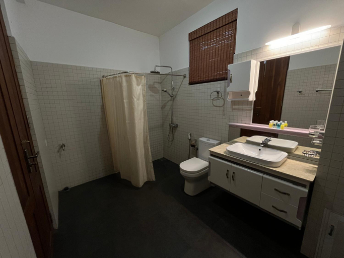 Bathroom 4, De Mansion Hotels, Harispattuwa