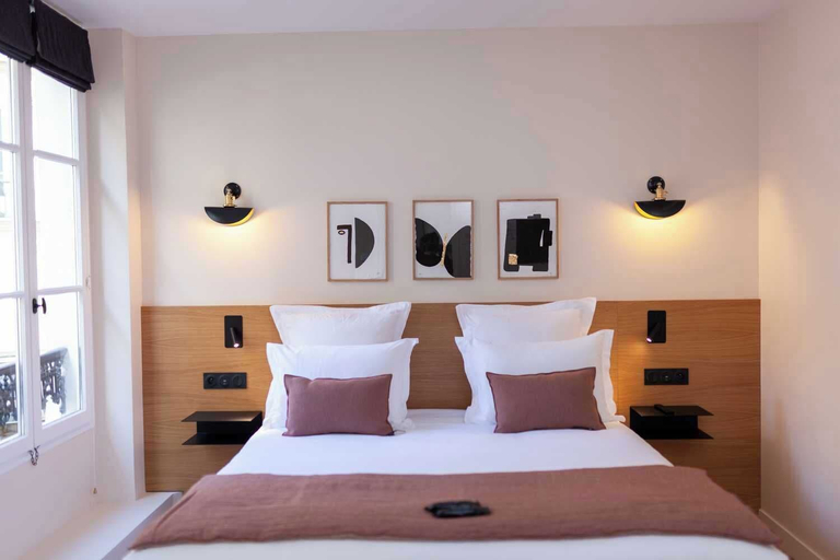 Room 5, Hôtel Tinah, Paris