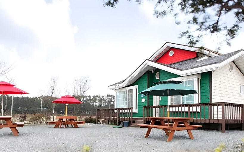 Exterior & Views 4, Taean Mongsanpo Pine and Apple Pension, Taean
