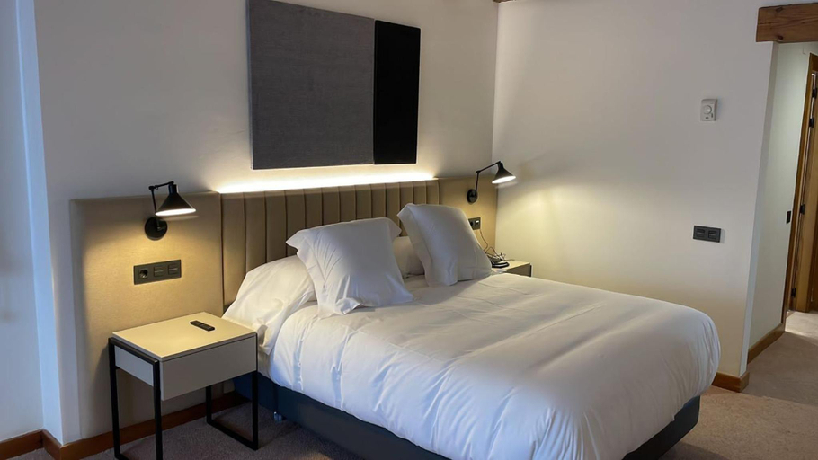 Bedroom 2, DWO Rioja Wine Hotel, La Rioja