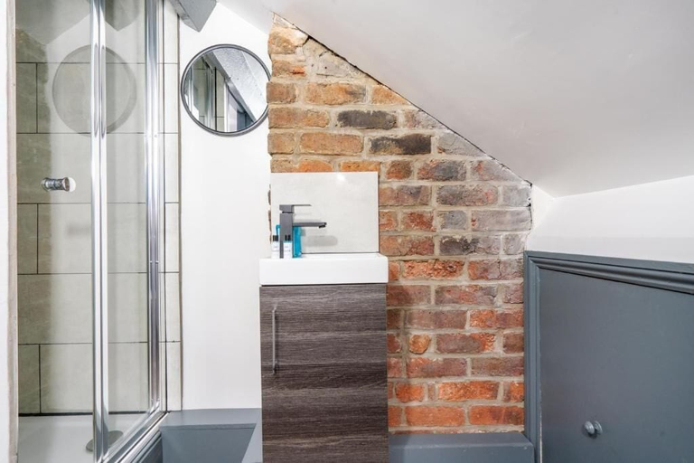 Bathroom 3, Sheffield 4 Bed Home by Broomhill Village, Sheffield