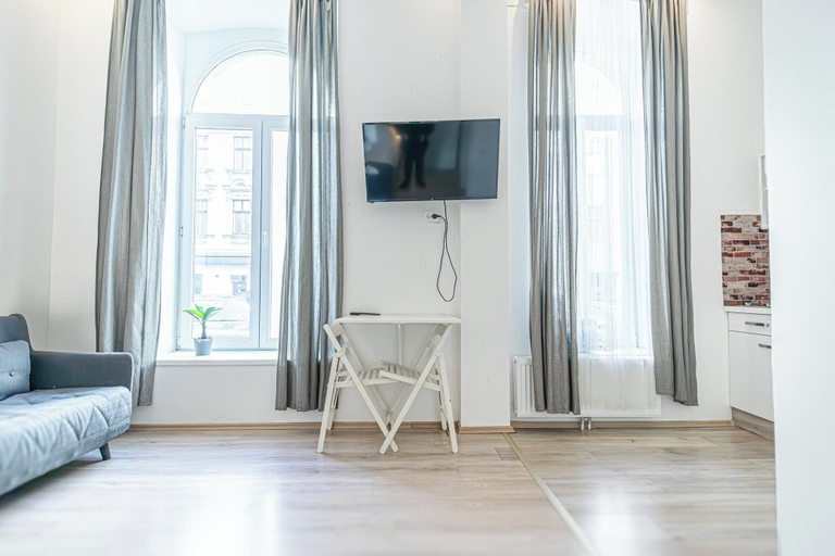 Room 2, Family 2 Apts for 6P Stadthalle Area, Wien