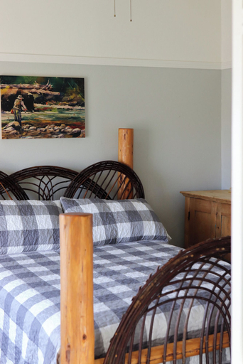 Room 2, Fall River Hotel and Grazerz Restaurant, Shasta
