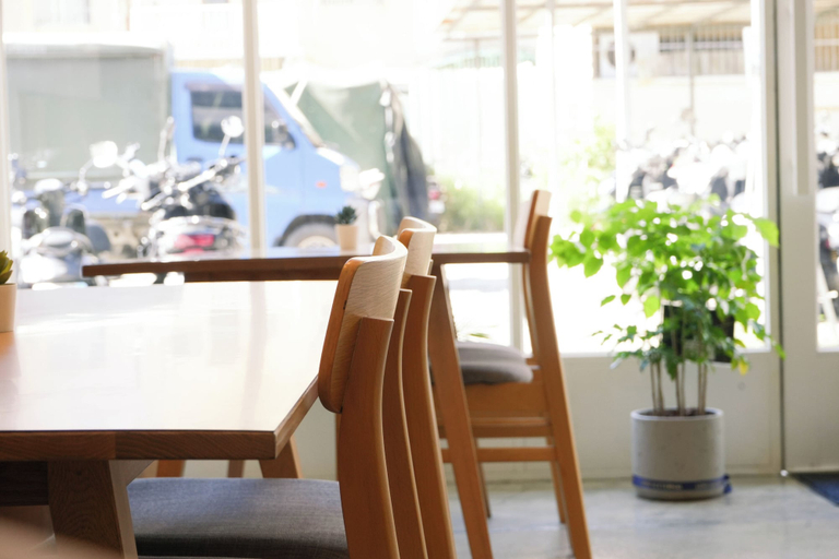 Lobby sitting area 2, Yǒu mǒu hostel, Tainan