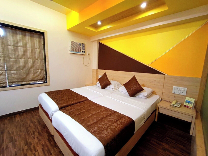 Bedroom 4, Rajhans Hotel, Mumbai Suburban