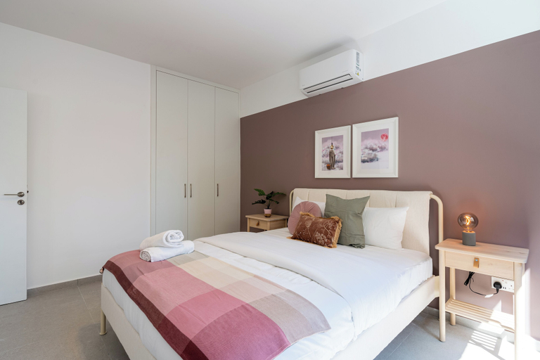 Room 2, Cloudwalk 1- BR Apartment in Larnaca, Larnaca