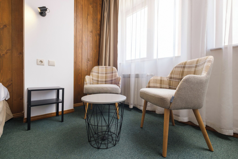 Others 4, Hotel Razlog, Razlog