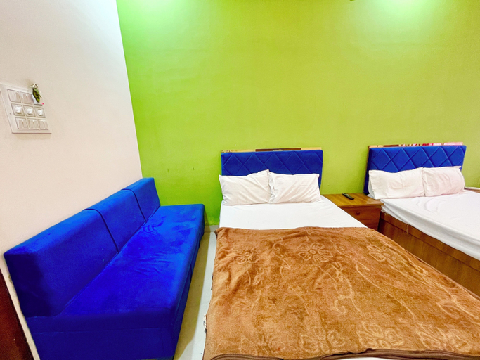 Room 4, Hotel T P Inn near Mahakaleshwar Temple, Ujjain