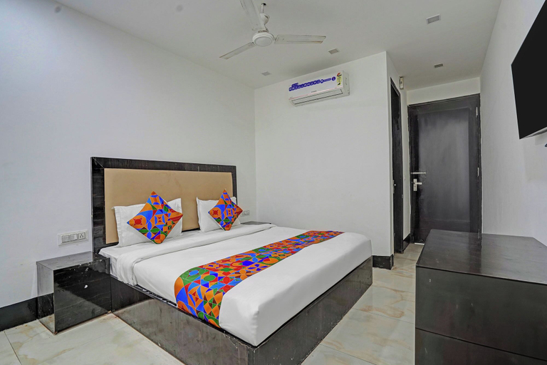 Room 1, Via Red Apple II, Delhi