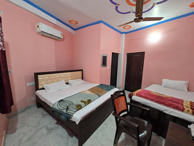 Room 5, Avadh Dham Guest House, Faizabad