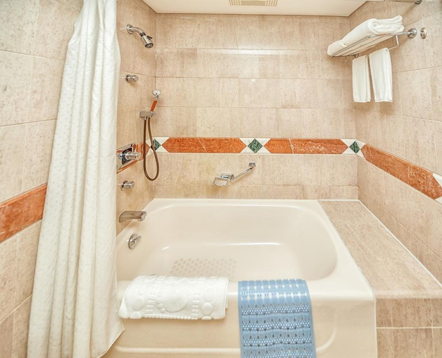 Bathroom 3, Hotel Silverland, Dongguan