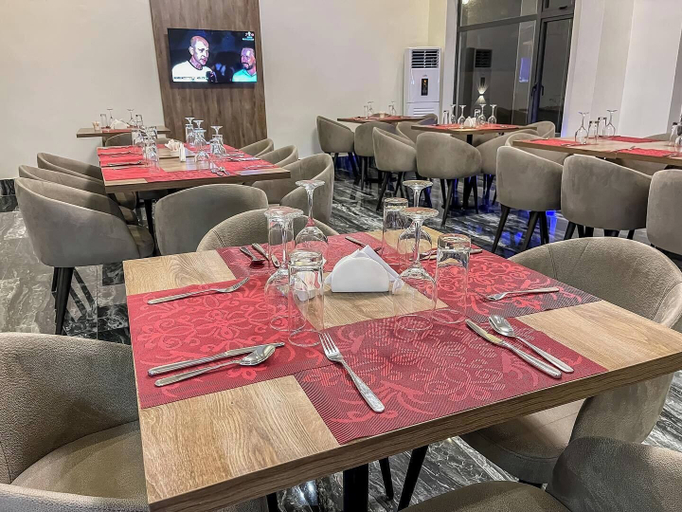 Food & Drinks 5, Huxton Hotel, Eti-Osa