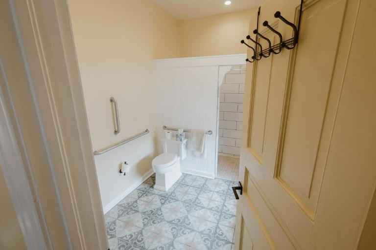 Bathroom 4, Castaneda Hotel, San Miguel