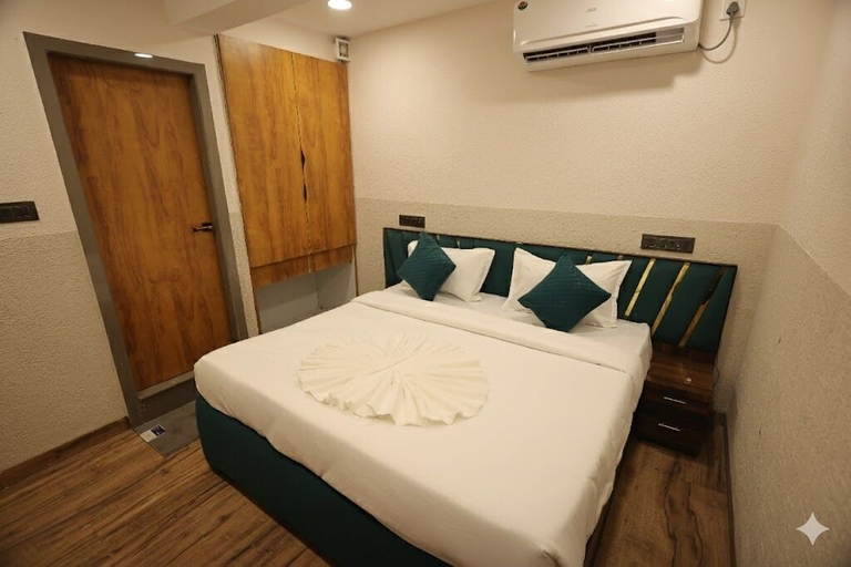 Room 5, Hotel Glow, Indore