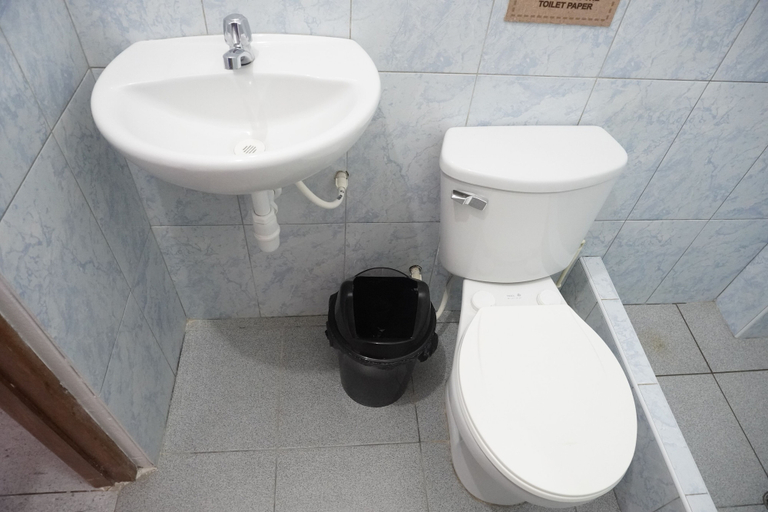 Bathroom 2, Akumal Mancora, Talara