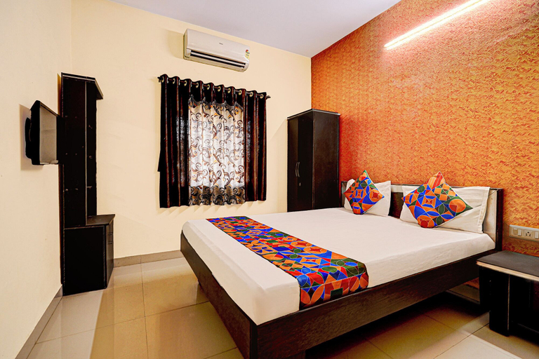 Room 3, Via Seven Hills Inn, Pune
