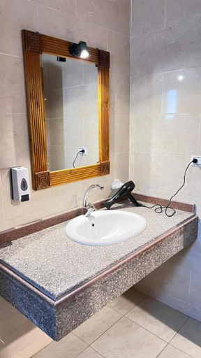 Bathroom 4, Mikhaila Guest House, Luxor