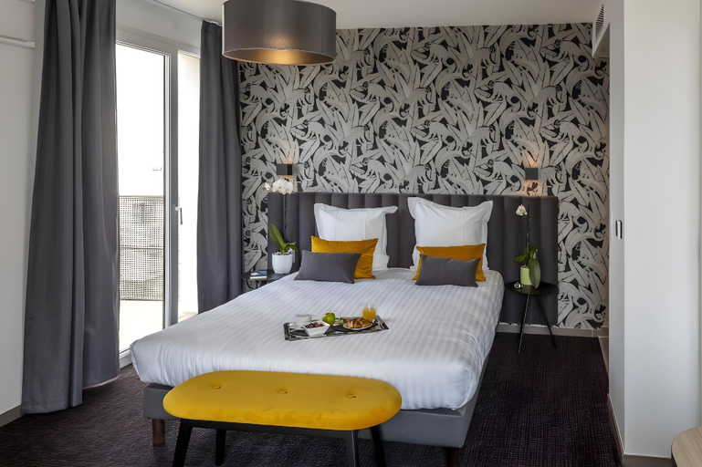 Bedroom 3, Nemea Appart Hotel Europe Velizy Villacoublay, Yvelines