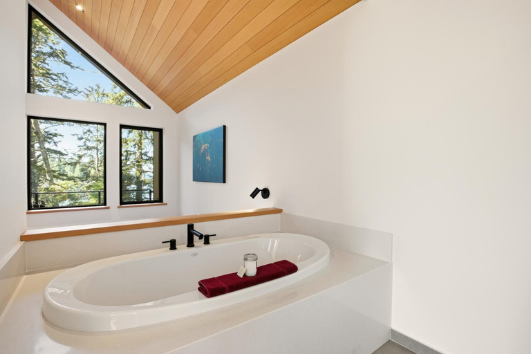 Bathroom 4, The Cabins at Terrace Beach, Alberni-Clayoquot
