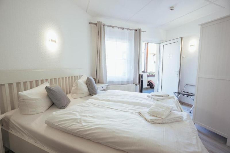 Bedroom 2, Regiohotel Wolmirstedter Hof Wolmirstedt, Börde