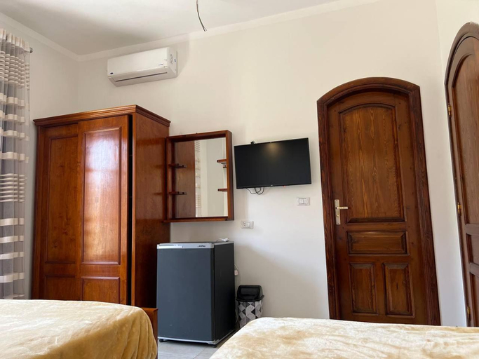 Bedroom 2, Mikhaila Guest House, Luxor