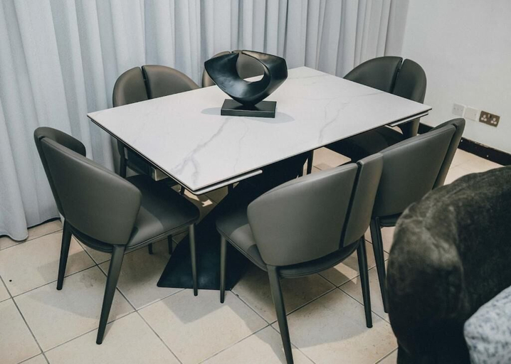 In-room dining, Luxury 3BR Alema Court-Airport Close, Accra