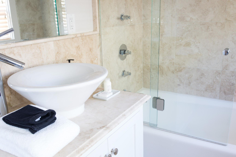 Bathroom, Hotel Pippa, Nantucket