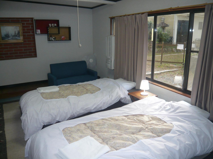 Bedroom 5, Youth Hostel WANIHIMA~Lakeside BIWA, Ōtsu