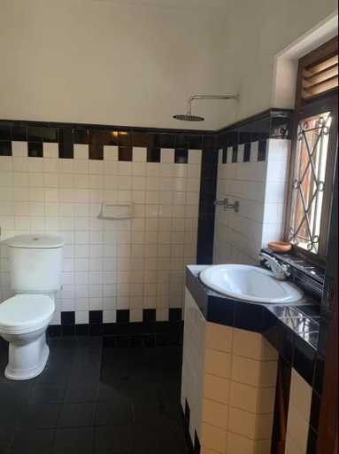 Bathroom 4, Blue Swan Inn, Habaraduwa
