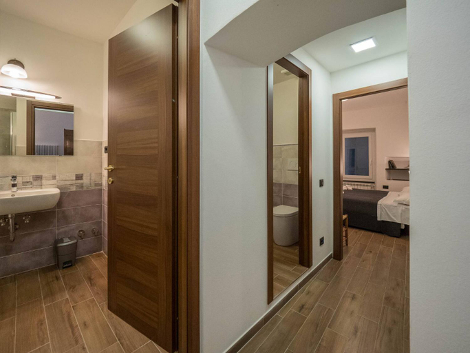 Bathroom 3, Tedea 2-bedroom 2-bathroom Exclusive Apartment, La Spezia