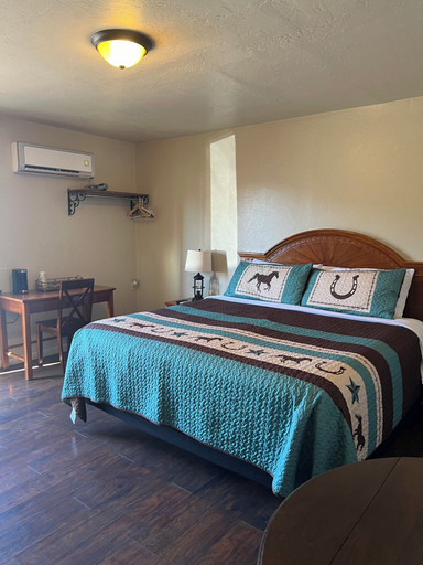 Bedroom 2, Allen Street Inn, Cochise