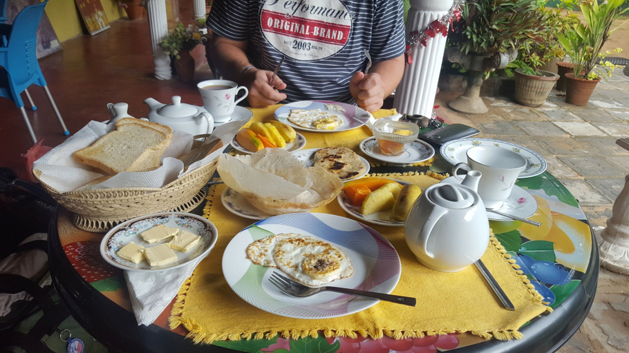 Food & Drinks 4, Nilmini Lodge, Dambulla
