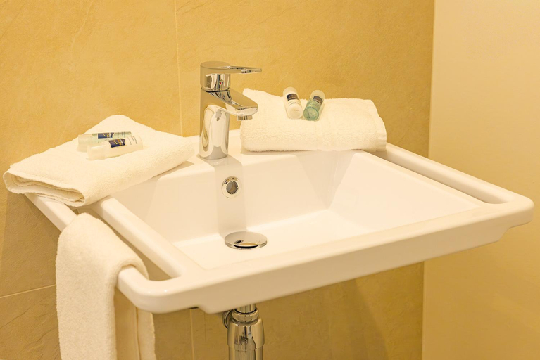 Bathroom 3, Hotel Schloss Lehen, Heilbronn