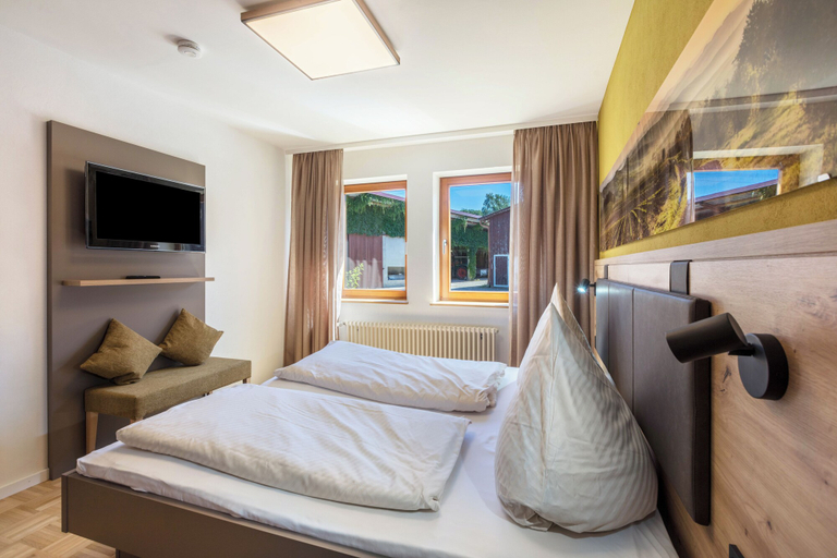 Bedroom 2, Pappelhof Ferienwohnungen, Lörrach