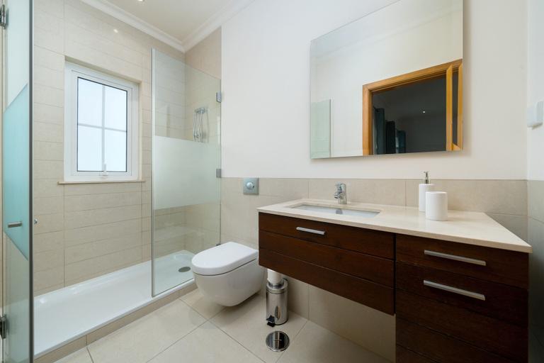 Bathroom 3, Palmyra Apartments in Vilamoura, Loulé