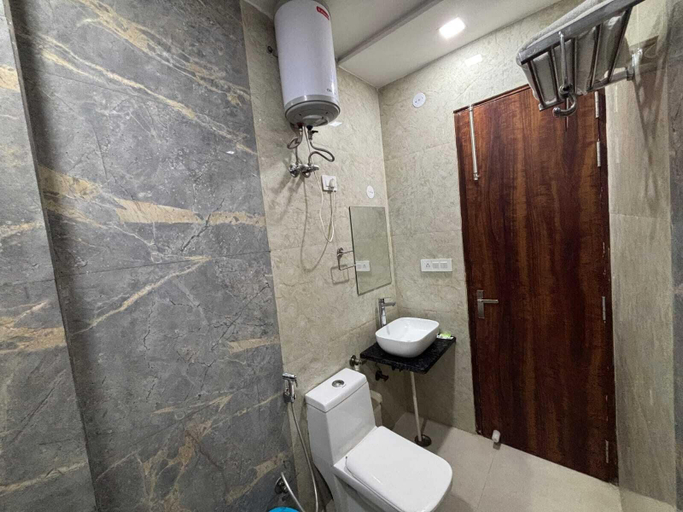 Bathroom 4, Hotel Ganga Palace, Agra